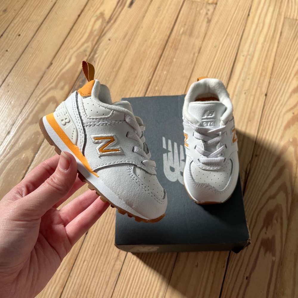 New in Box New Balance 574 Sneaker Infant Size 4 White Brown Orange Low Top Shoe